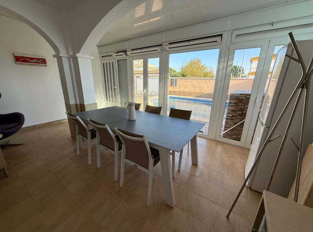 Casa de 3 habitaciones en Torre de la Horadada en alquiler con piscina - 2.000 € (Ref: 9262078)