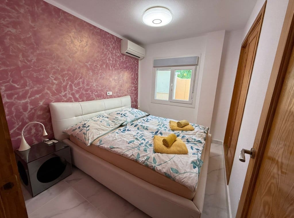 Casa de 3 habitaciones en Torre de la Horadada en alquiler con piscina - 2.000 € (Ref: 9262078)