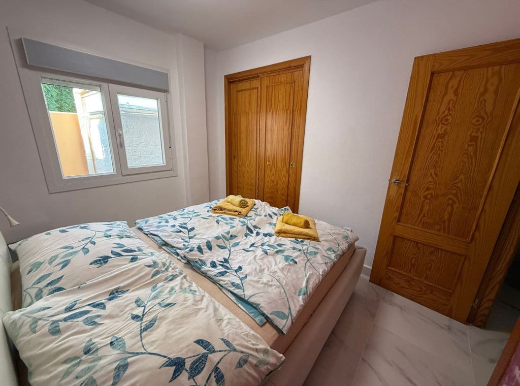 Casa de 3 habitaciones en Torre de la Horadada en alquiler con piscina - 2.000 € (Ref: 9262078)