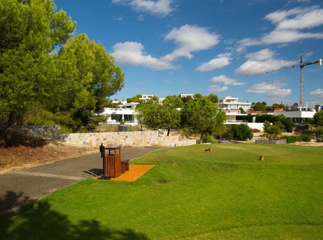 6 bedroom Villa for sale in Dehesa de Campoamor, Orihuela with pool garage - € 5,500,000 (Ref: 9262118)