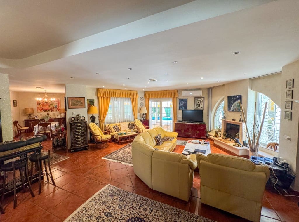 3 bedroom Villa for sale in Orihuela Costa with pool garage - € 1,700,000 (Ref: 9263897)