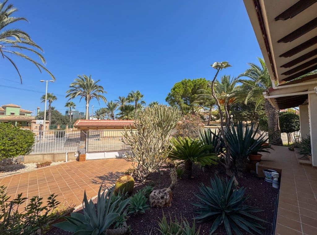 3 bedroom Villa for sale in Orihuela Costa with pool garage - € 1,700,000 (Ref: 9263897)