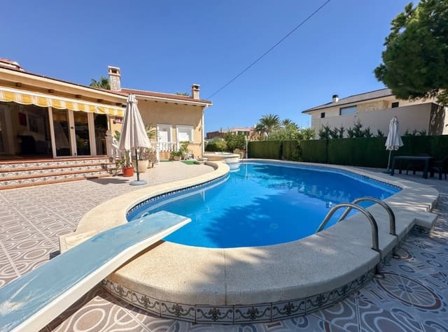 3 soveværelse Villa til salg i Cabo Roig, Orihuela med swimmingpool garage - € 1.700.000 (Ref: 9263897)