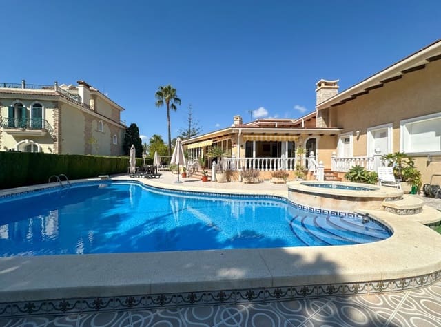 3 soveværelse Villa til salg i Cabo Roig, Orihuela med swimmingpool garage - € 1.700.000 (Ref: 9263897)