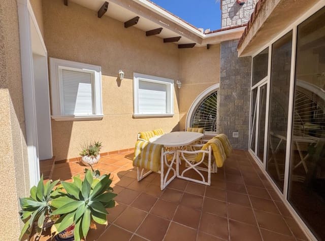 3 soveværelse Villa til salg i Cabo Roig, Orihuela med swimmingpool garage - € 1.700.000 (Ref: 9263897)