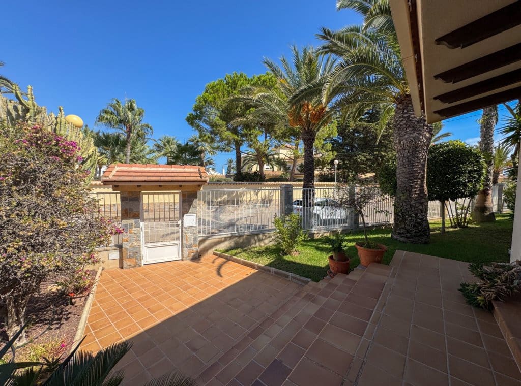 3 bedroom Villa for sale in Orihuela Costa with pool garage - € 1,700,000 (Ref: 9263897)