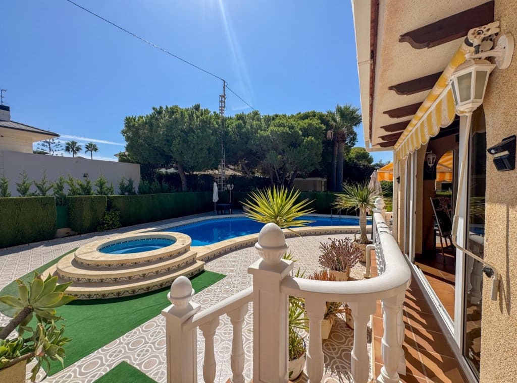 3 bedroom Villa for sale in Orihuela Costa with pool garage - € 1,700,000 (Ref: 9263897)