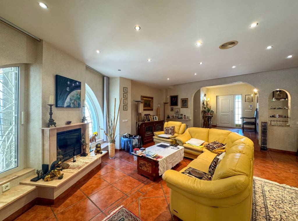 3 bedroom Villa for sale in Orihuela Costa with pool garage - € 1,700,000 (Ref: 9263897)