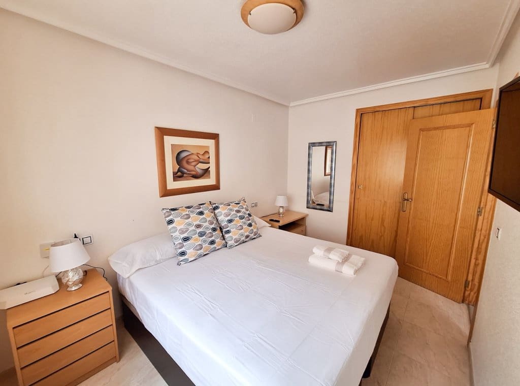 2 sypialnia Apartament do wynajęcia w Torrevieja z basenem - 850 € (Ref: 9271949)