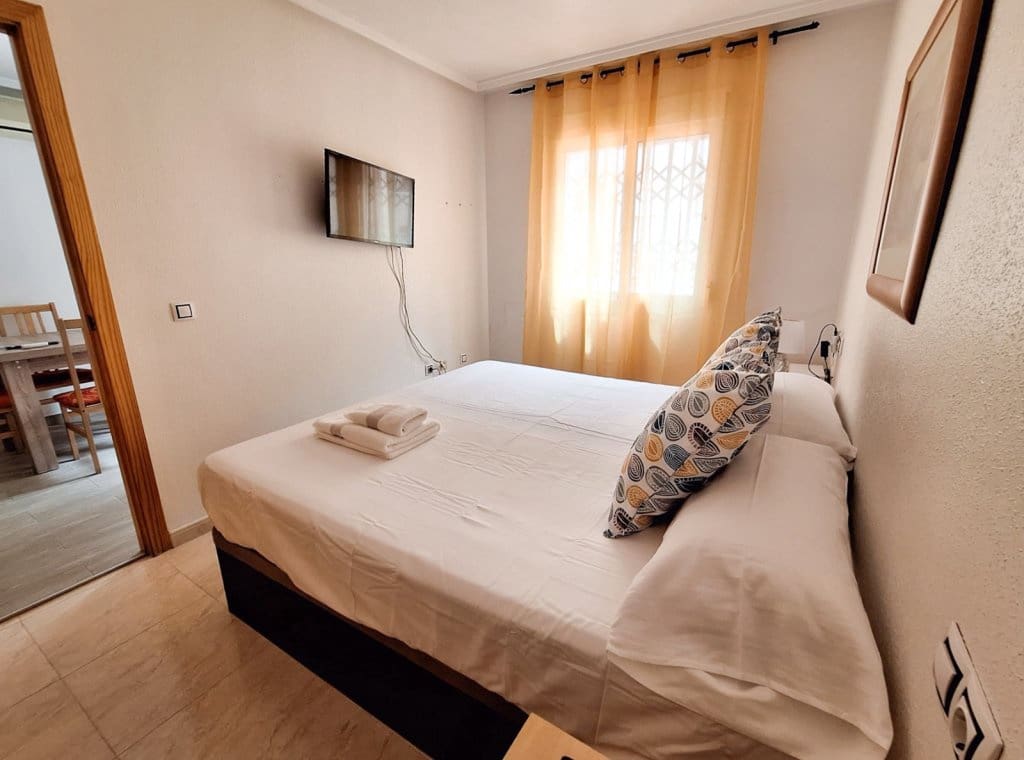2 sypialnia Apartament do wynajęcia w Torrevieja z basenem - 850 € (Ref: 9271949)
