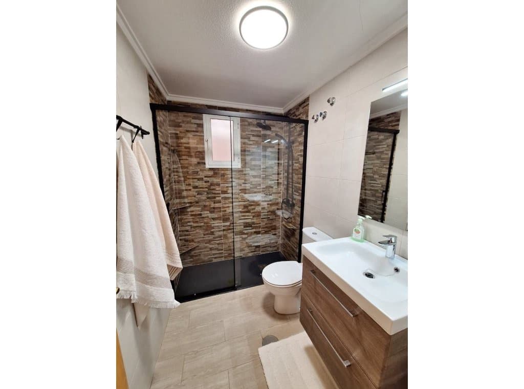 2 sypialnia Apartament do wynajęcia w Torrevieja z basenem - 850 € (Ref: 9271949)