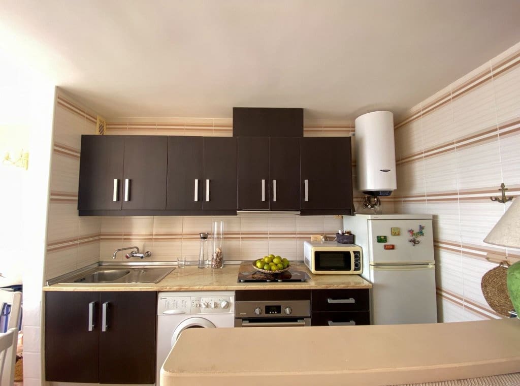 2 makuuhuone Bungalow vuokrattavana paikassa Torrevieja - 900 € (Ref: 9275385)