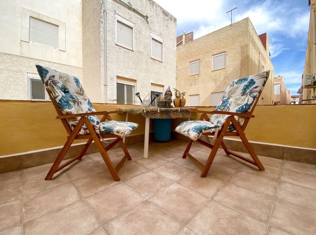 2 makuuhuone Bungalow vuokrattavana paikassa Torrevieja - 900 € (Ref: 9275385)