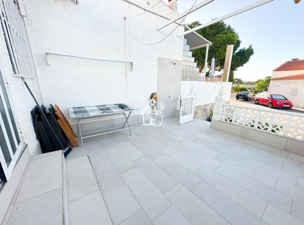 2 slaapkamer Huis te huur in Guardamar del Segura met zwembad - € 750 (Ref: 9289869)