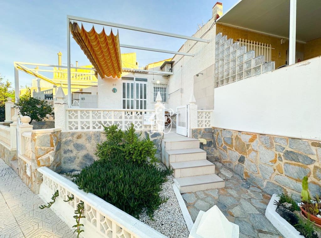 2 slaapkamer Huis te huur in Guardamar del Segura met zwembad - € 750 (Ref: 9289869)