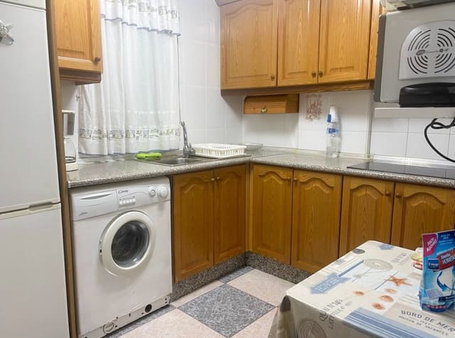2 slaapkamer Flat te huur in La Mata, Torrevieja - € 550 (Ref: 9297938)
