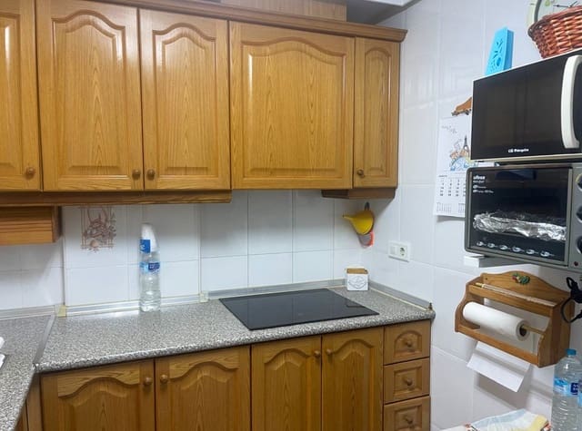 2 slaapkamer Flat te huur in La Mata, Torrevieja - € 550 (Ref: 9297938)
