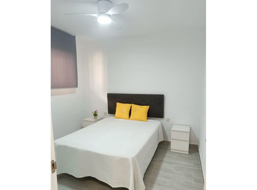 2 soveværelse Lejlighed til leje i Guardamar del Segura - € 750 (Ref: 9308079)