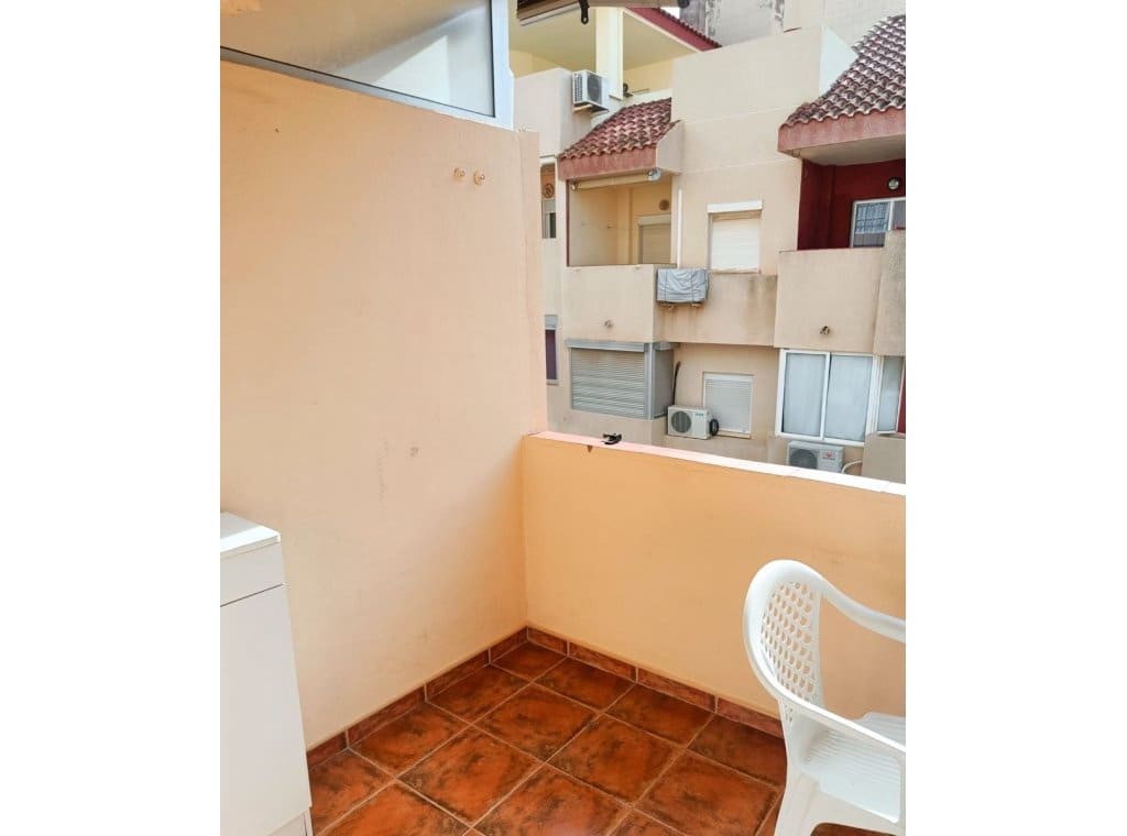 2 soveværelse Lejlighed til leje i Guardamar del Segura - € 750 (Ref: 9308079)