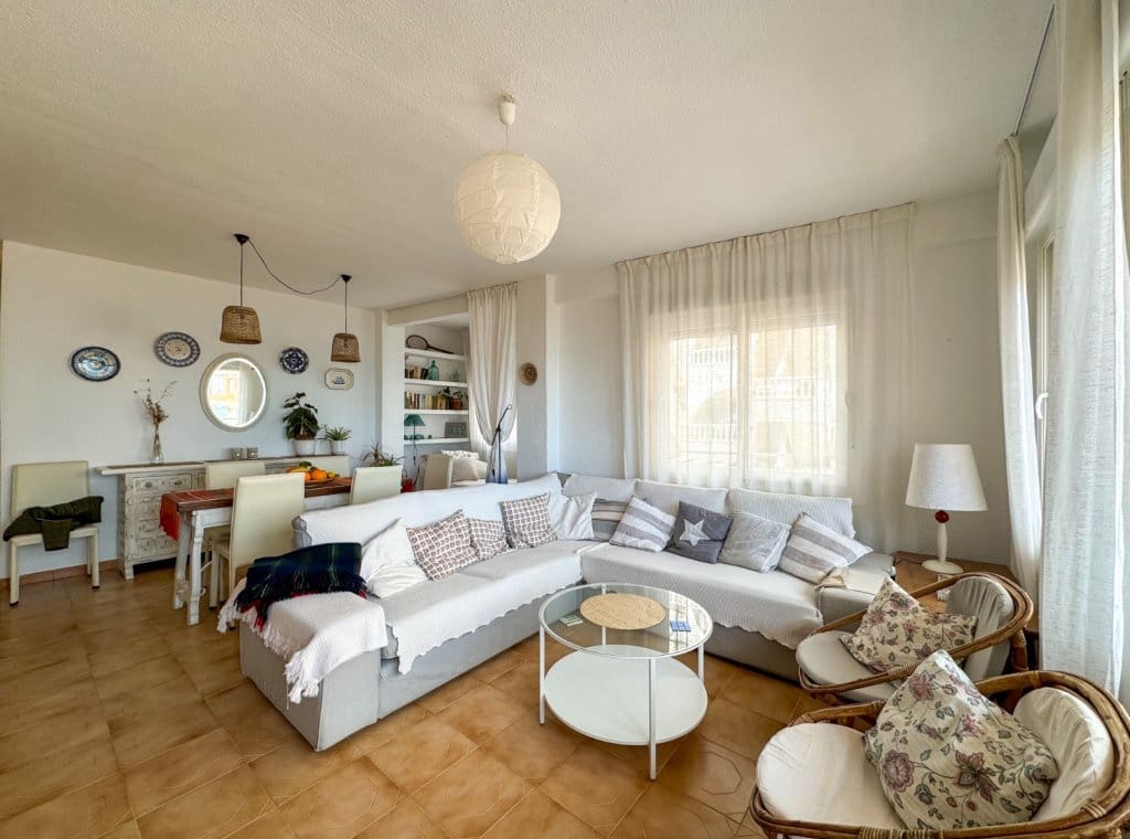 3 camera da letto Appartamento da affittare in La Mata - 950 € (Rif: 9310249)