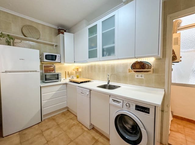 3 slaapkamer Appartement te huur in Gaspar Perelló, Torrevieja - € 950 (Ref: 9310249)