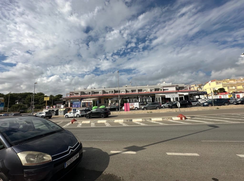 2 makuuhuone Huvila vuokrattavana paikassa Villamartin mukana uima-altaan 
autotalli - 1 100 € (Ref: 9312167)