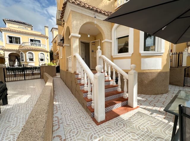 2 makuuhuone Huvila vuokrattavana paikassa Villamartin, Orihuela mukana uima-altaan - 1 100 € (Ref: 9312167)
