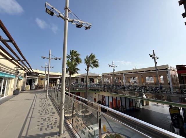 1 slaapkamer Commercieel te huur in Punta Prima, Orihuela - € 1.800 (Ref: 9317018)