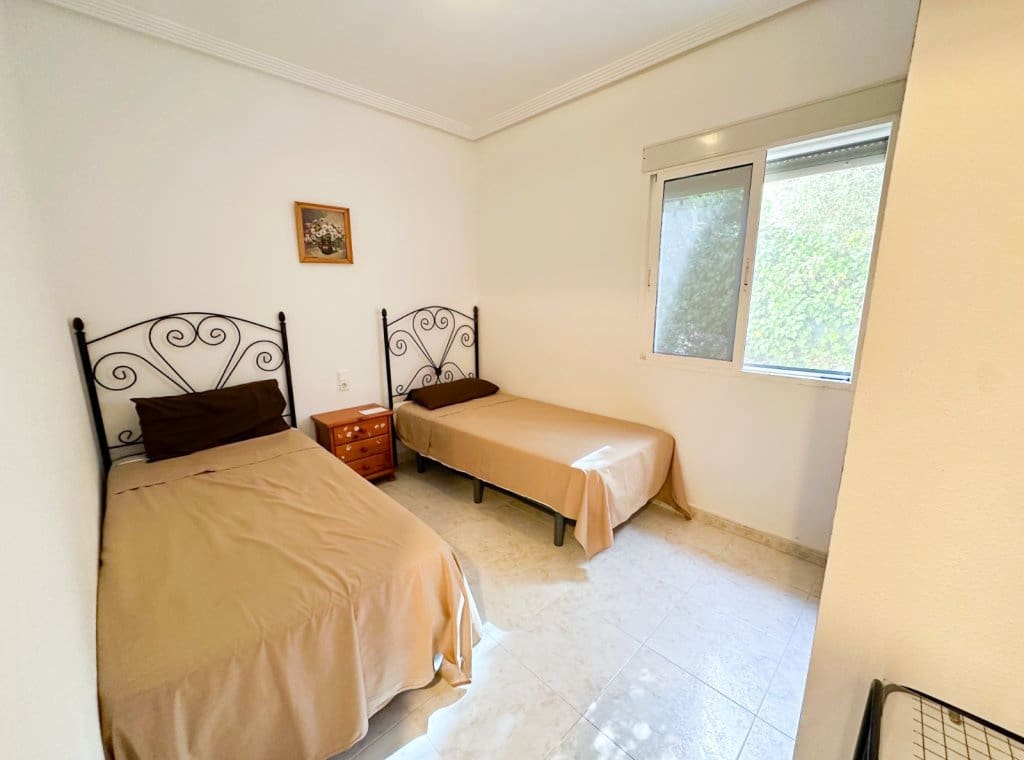 3 slaapkamer Villa te koop in Torrevieja met zwembad garage - € 365.000 (Ref: 9317019)