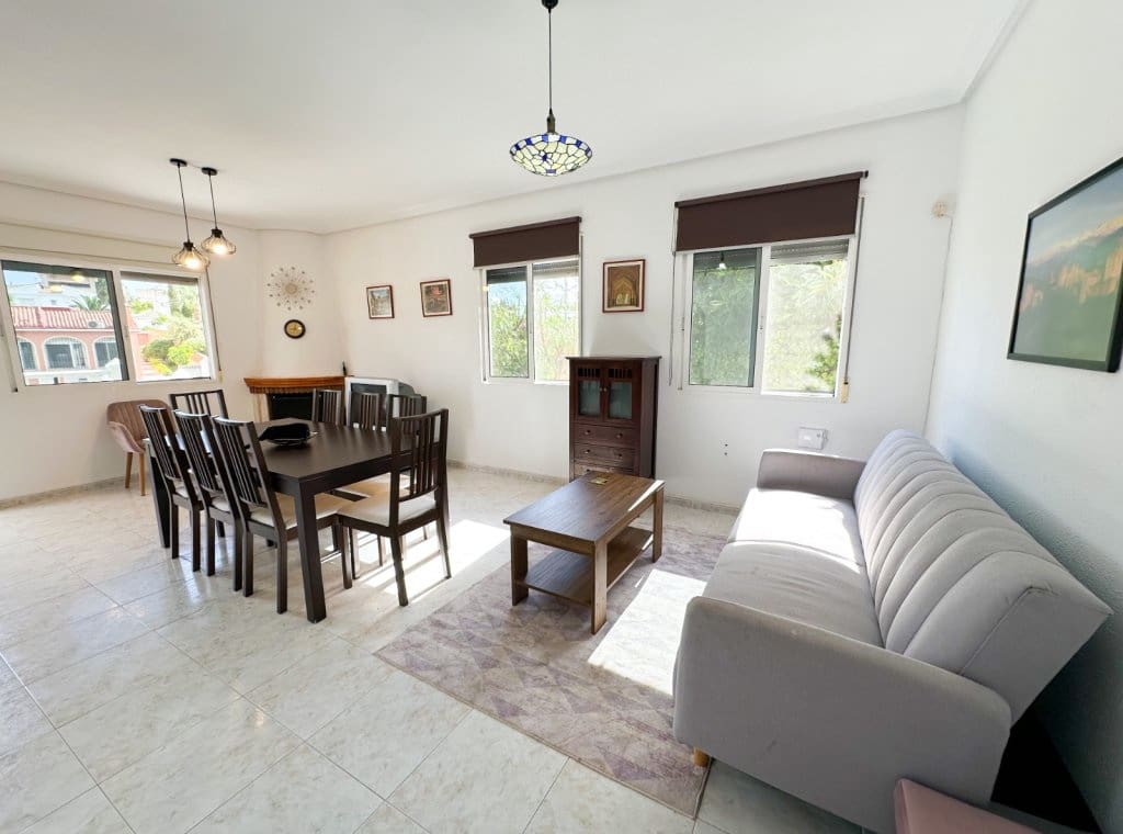 3 slaapkamer Villa te koop in Torrevieja met zwembad garage - € 365.000 (Ref: 9317019)