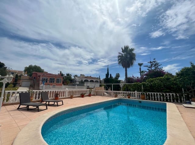 3 slaapkamer Villa te koop in Los Balcones - Los Altos, Torrevieja met zwembad garage - € 365.000 (Ref: 9317019)