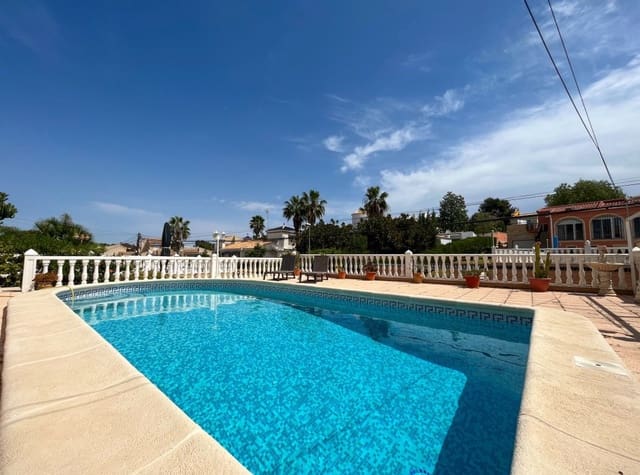 3 slaapkamer Villa te koop in Los Balcones - Los Altos, Torrevieja met zwembad garage - € 365.000 (Ref: 9317019)