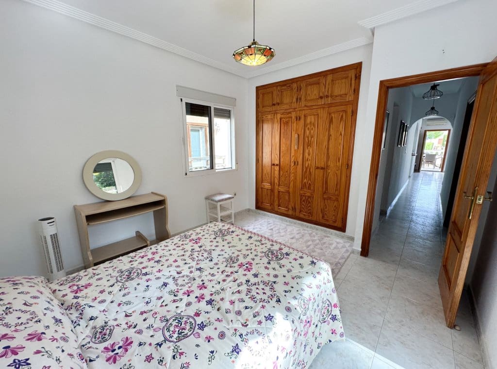 3 slaapkamer Villa te koop in Torrevieja met zwembad garage - € 365.000 (Ref: 9317019)