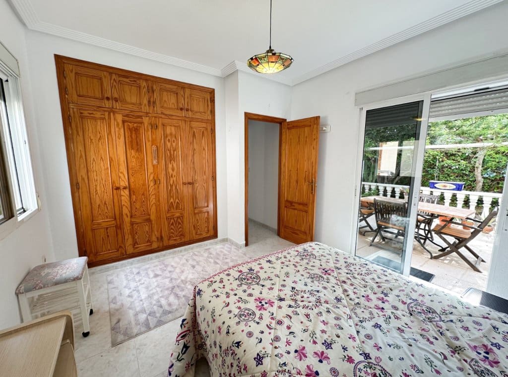 3 slaapkamer Villa te koop in Torrevieja met zwembad garage - € 365.000 (Ref: 9317019)