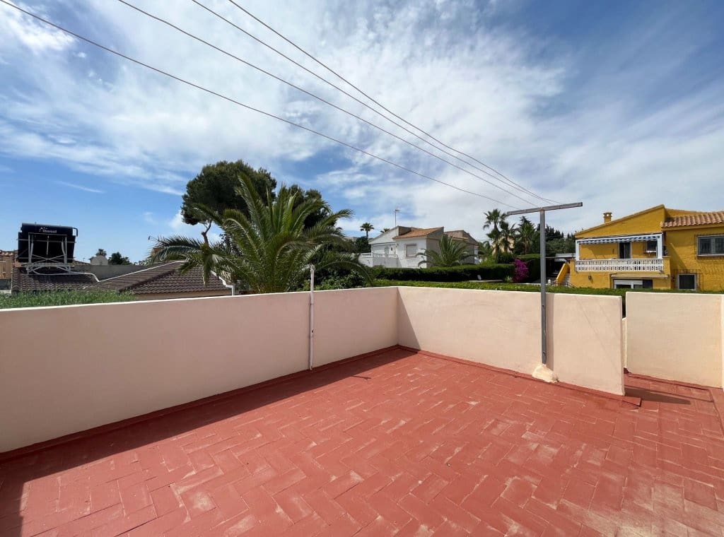 3 slaapkamer Villa te koop in Torrevieja met zwembad garage - € 365.000 (Ref: 9317019)