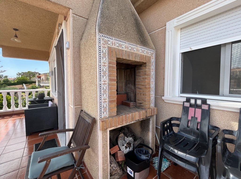 3 slaapkamer Villa te koop in Torrevieja met zwembad garage - € 365.000 (Ref: 9317019)