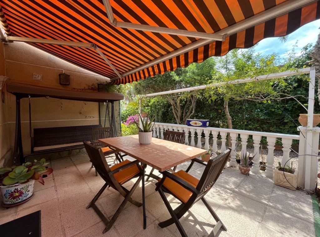 3 slaapkamer Villa te koop in Torrevieja met zwembad garage - € 365.000 (Ref: 9317019)