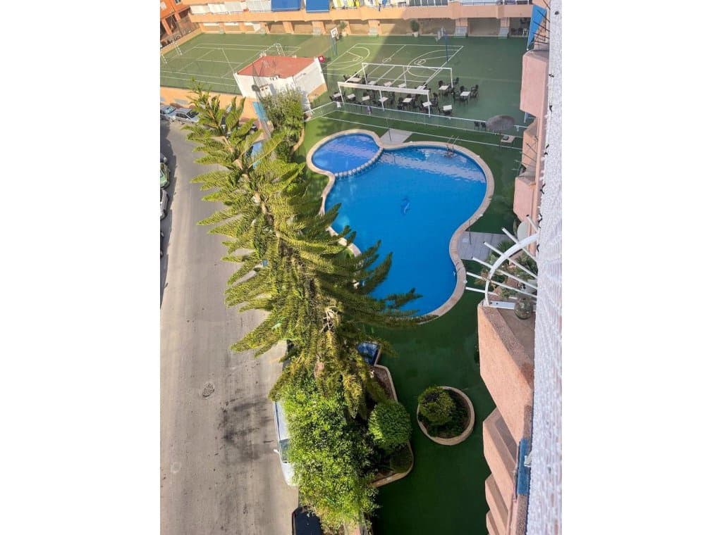 2 bedroom Penthouse for rent in Torrevieja with pool garage - € 750 (Ref: 9317022)