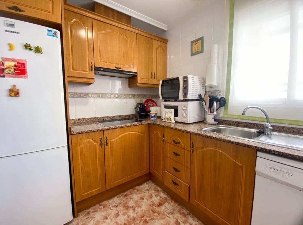 2 sovrum Hus att hyra i Torrevieja med garage - 800 € (Ref: 9317023)