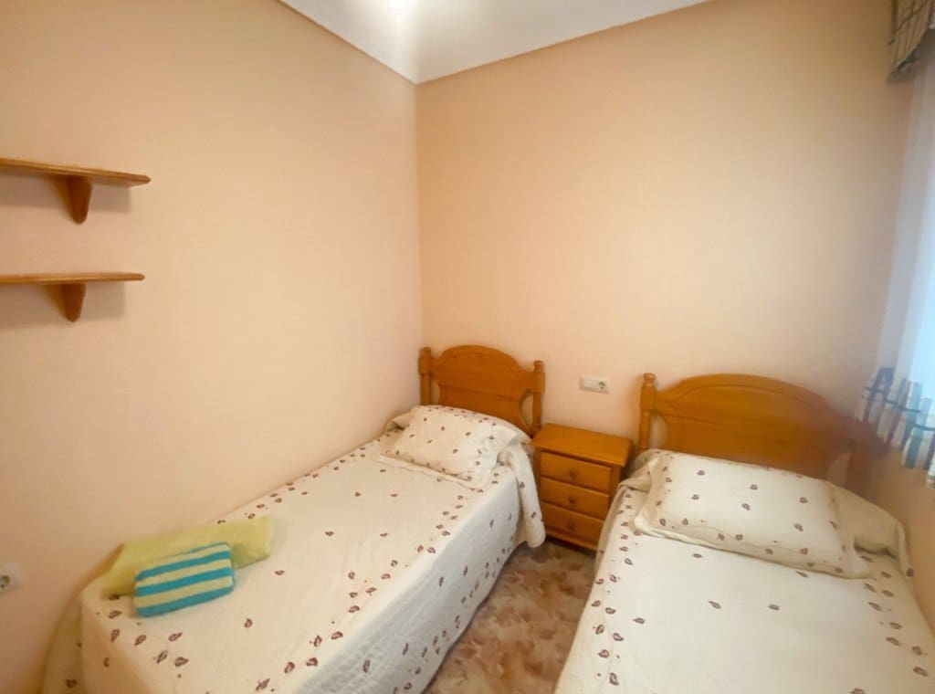2 sovrum Hus att hyra i Torrevieja med garage - 800 € (Ref: 9317023)