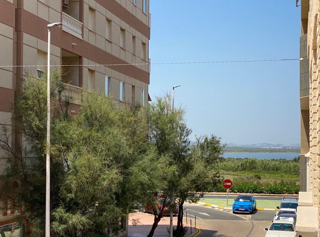 2 sovrum Hus att hyra i Torrevieja med garage - 800 € (Ref: 9317023)