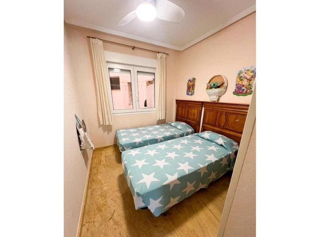 Appartement de 2 chambres à louer à Dehesa de Campoamor avec piscine garage - 1 000 € (Ref: 9317024)