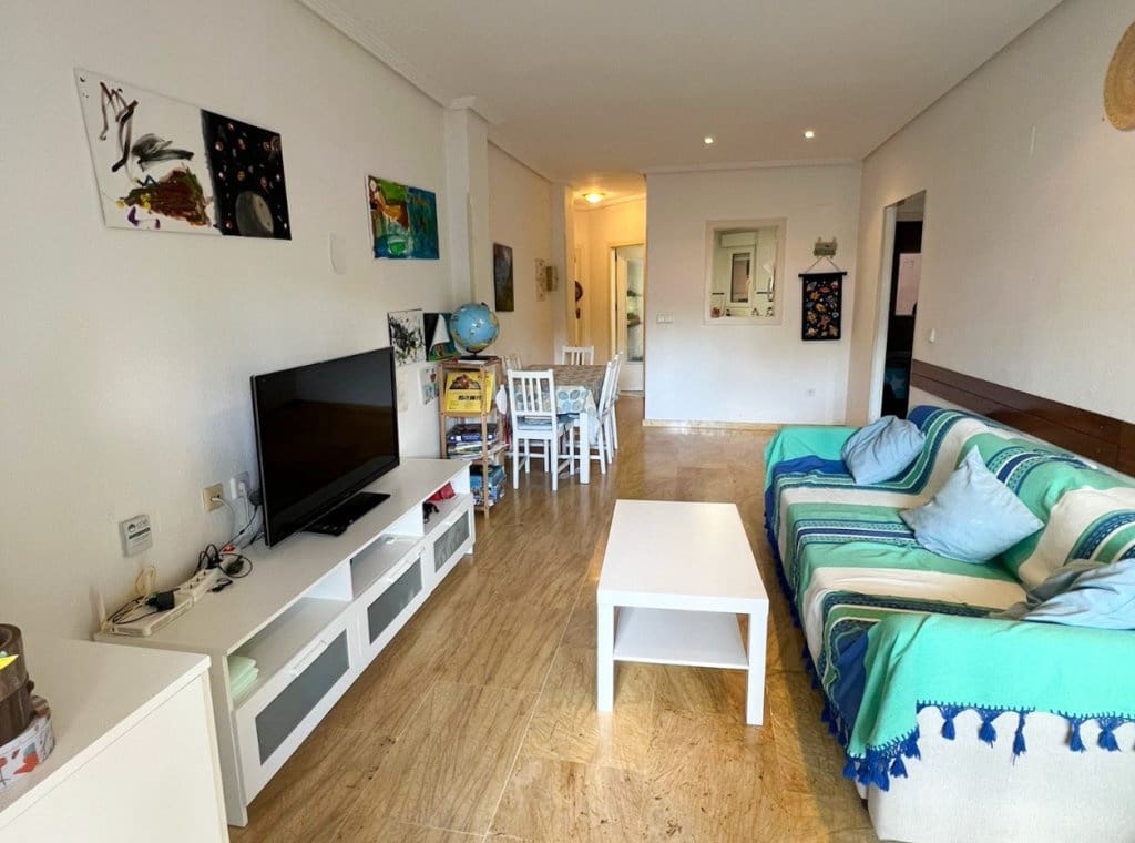 Appartement de 2 chambres à louer à Dehesa de Campoamor avec piscine garage - 1 000 € (Ref: 9317024)