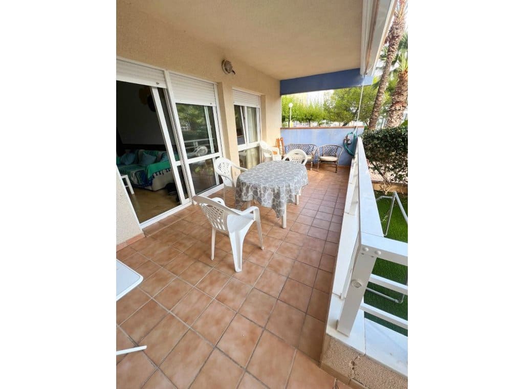 Appartement de 2 chambres à louer à Dehesa de Campoamor avec piscine garage - 1 000 € (Ref: 9317024)