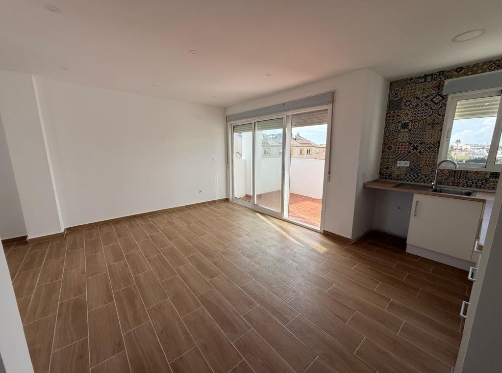 2 Zimmer Penthouse zu vermieten in Orihuela Costa mit Pool Garage - 900 € (Ref: 9320007)