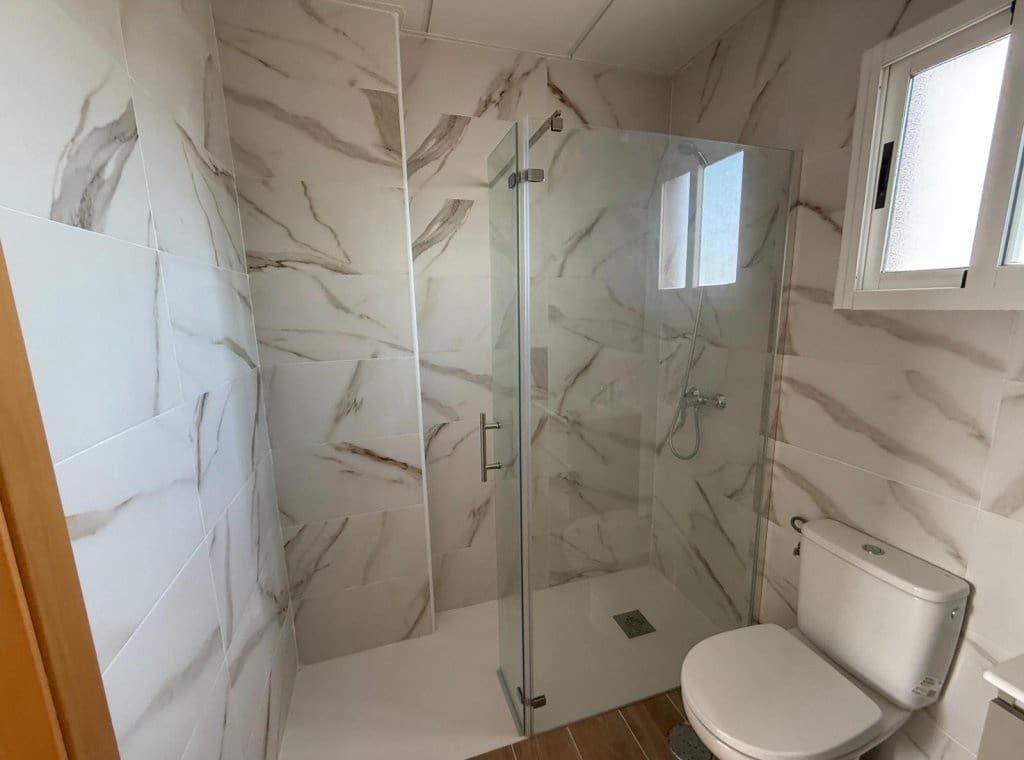 2 Zimmer Penthouse zu vermieten in Orihuela Costa mit Pool Garage - 900 € (Ref: 9320007)