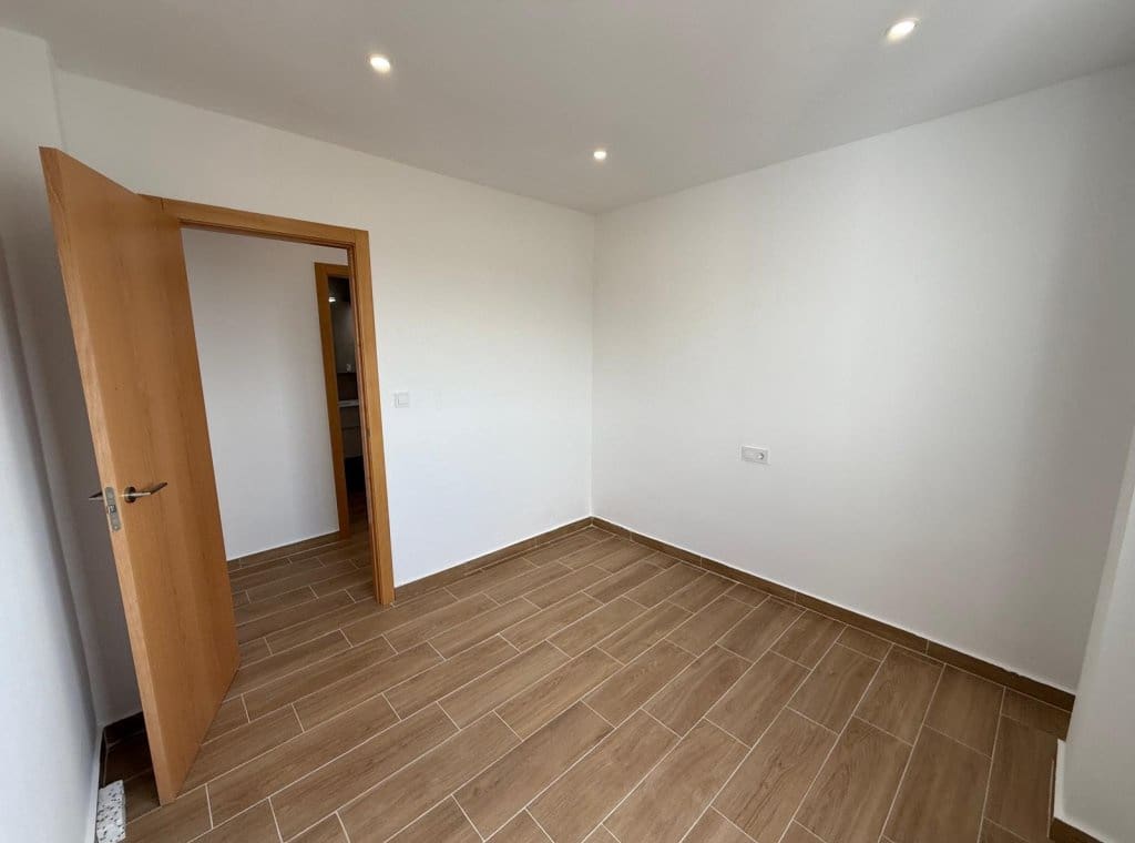 2 Zimmer Penthouse zu vermieten in Orihuela Costa mit Pool Garage - 900 € (Ref: 9320007)