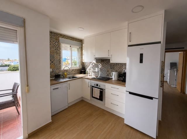 Penthouse de 2 chambres à louer à Punta Prima, Orihuela avec piscine garage - 900 € (Ref: 9320007)