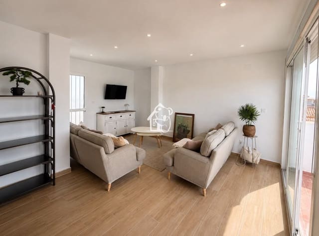 Penthouse de 2 chambres à louer à Punta Prima, Orihuela avec piscine garage - 900 € (Ref: 9320007)