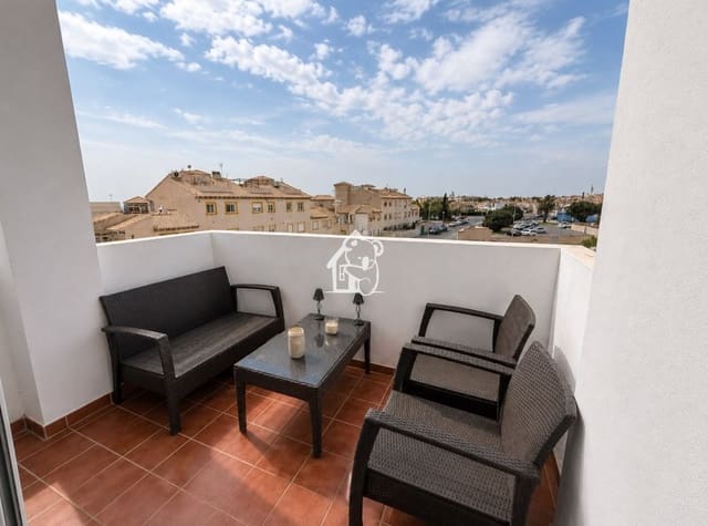 Penthouse de 2 chambres à louer à Punta Prima, Orihuela avec piscine garage - 900 € (Ref: 9320007)